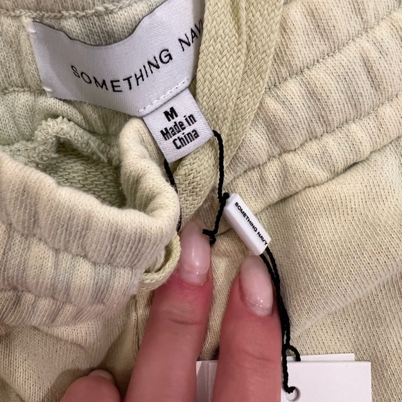 Something Navy Henley Ruffle Set green - Picture 4 of 6